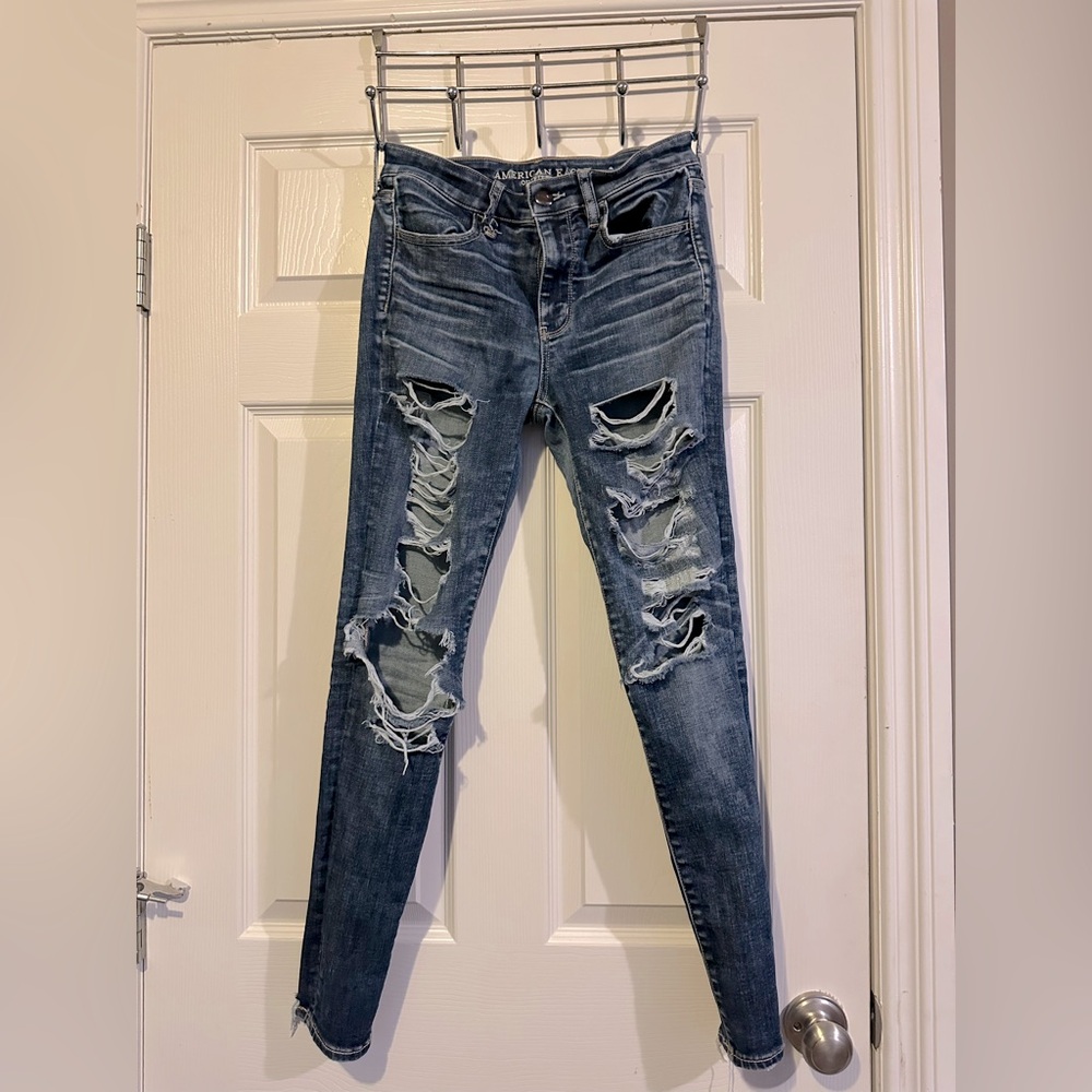 American Eagle 🦅 distressed jeans